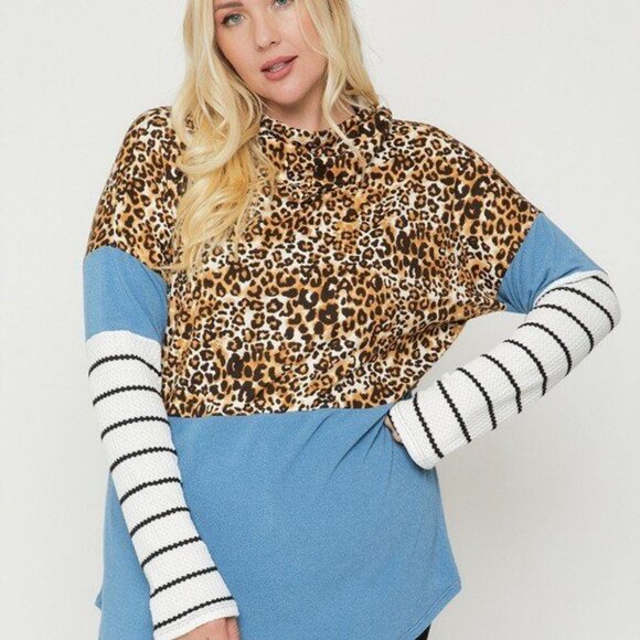 Plus Size Color Block Hoodie Featuring A Cheetah Print - Picture 2 of 3
